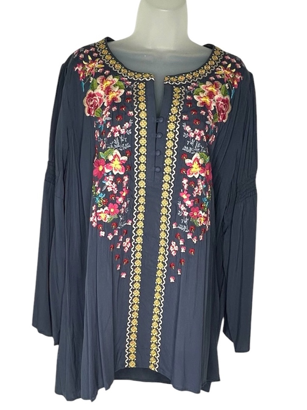 ANDREE UNIT Women 1X‎ Gray Floral Embroidered Boho Long Sleeve Tunic Top Blouse.